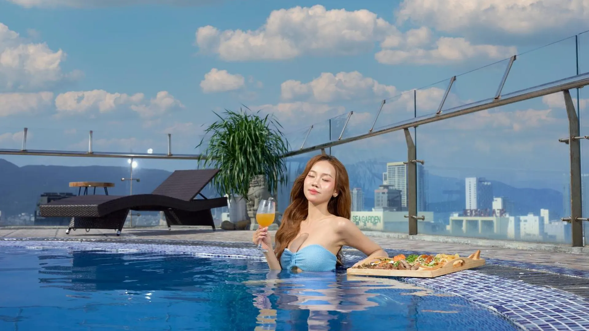 Merry Land Hotel Da Nang