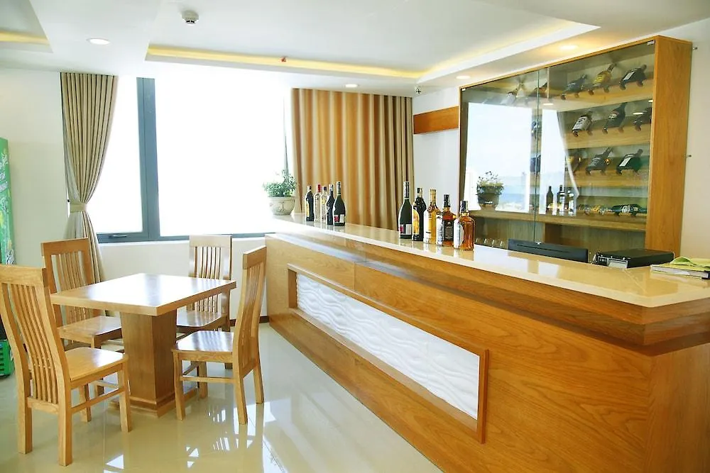 Merry Land Hotel Da Nang 4*,