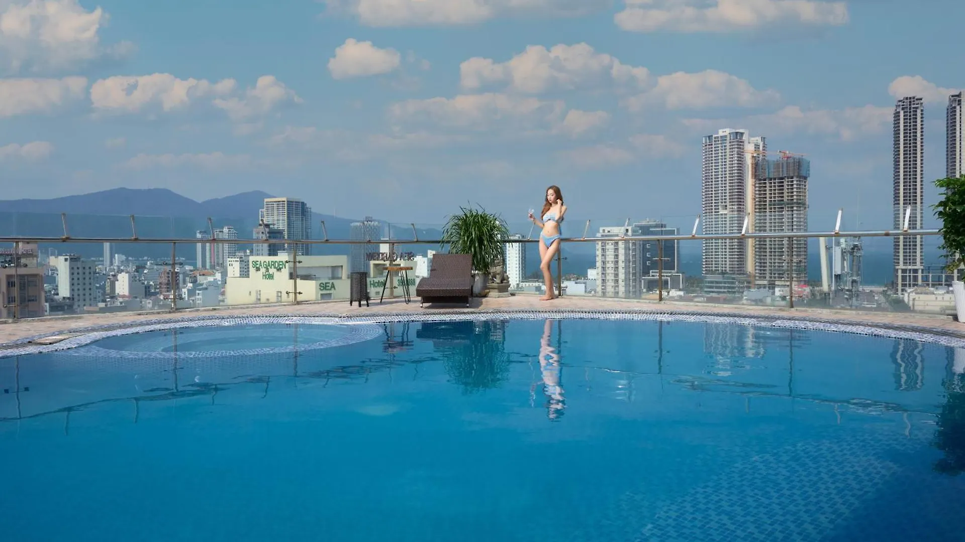 Merry Land Hotel Da Nang